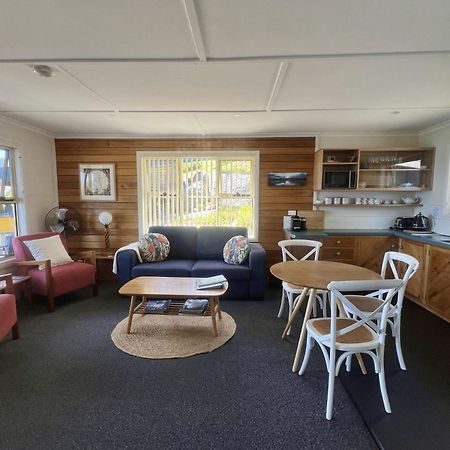 Binalong Beach Cottage Beachfront At Bay Of Fires Next To Restaurant Binalong Bay Bagian luar foto