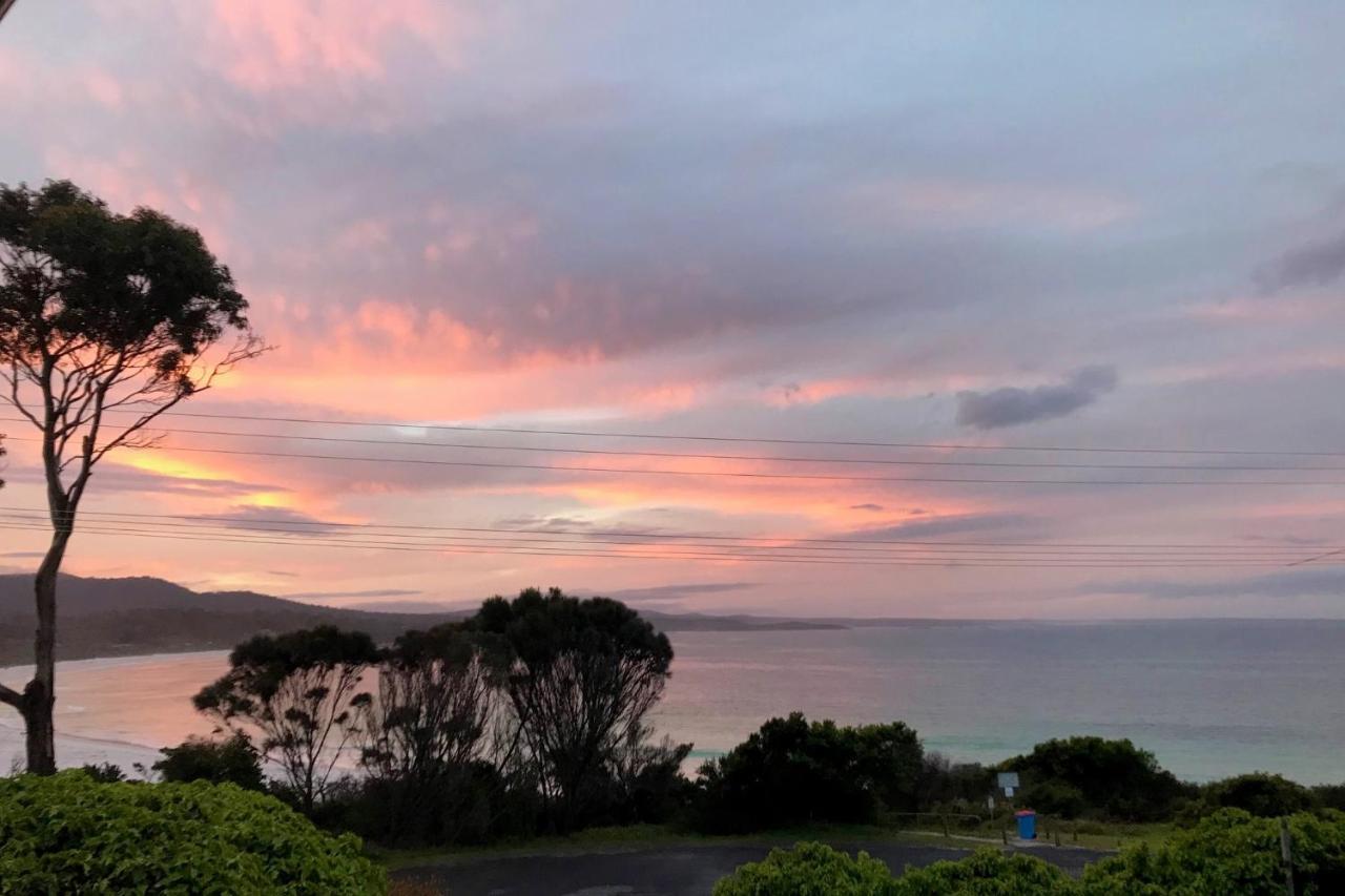 Binalong Beach Cottage Beachfront At Bay Of Fires Next To Restaurant Binalong Bay Bagian luar foto