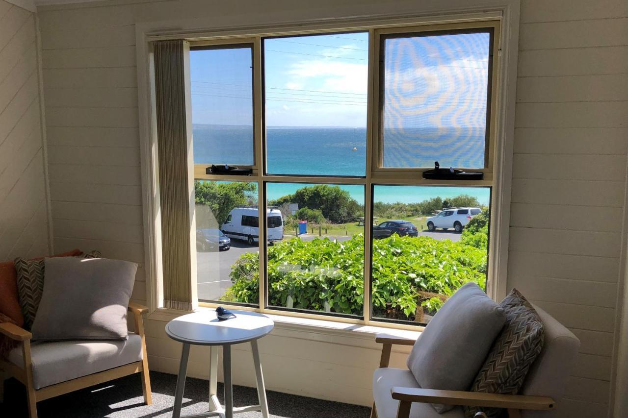 Binalong Beach Cottage Beachfront At Bay Of Fires Next To Restaurant Binalong Bay Bagian luar foto
