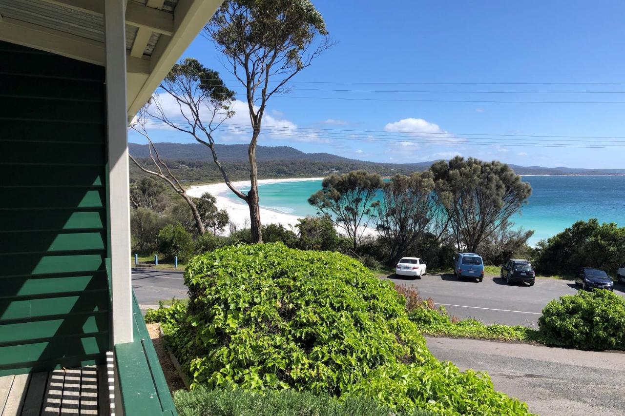 Binalong Beach Cottage Beachfront At Bay Of Fires Next To Restaurant Binalong Bay Bagian luar foto