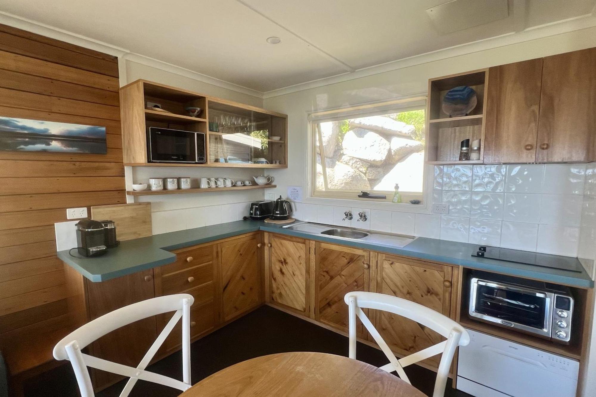 Binalong Beach Cottage Beachfront At Bay Of Fires Next To Restaurant Binalong Bay Bagian luar foto