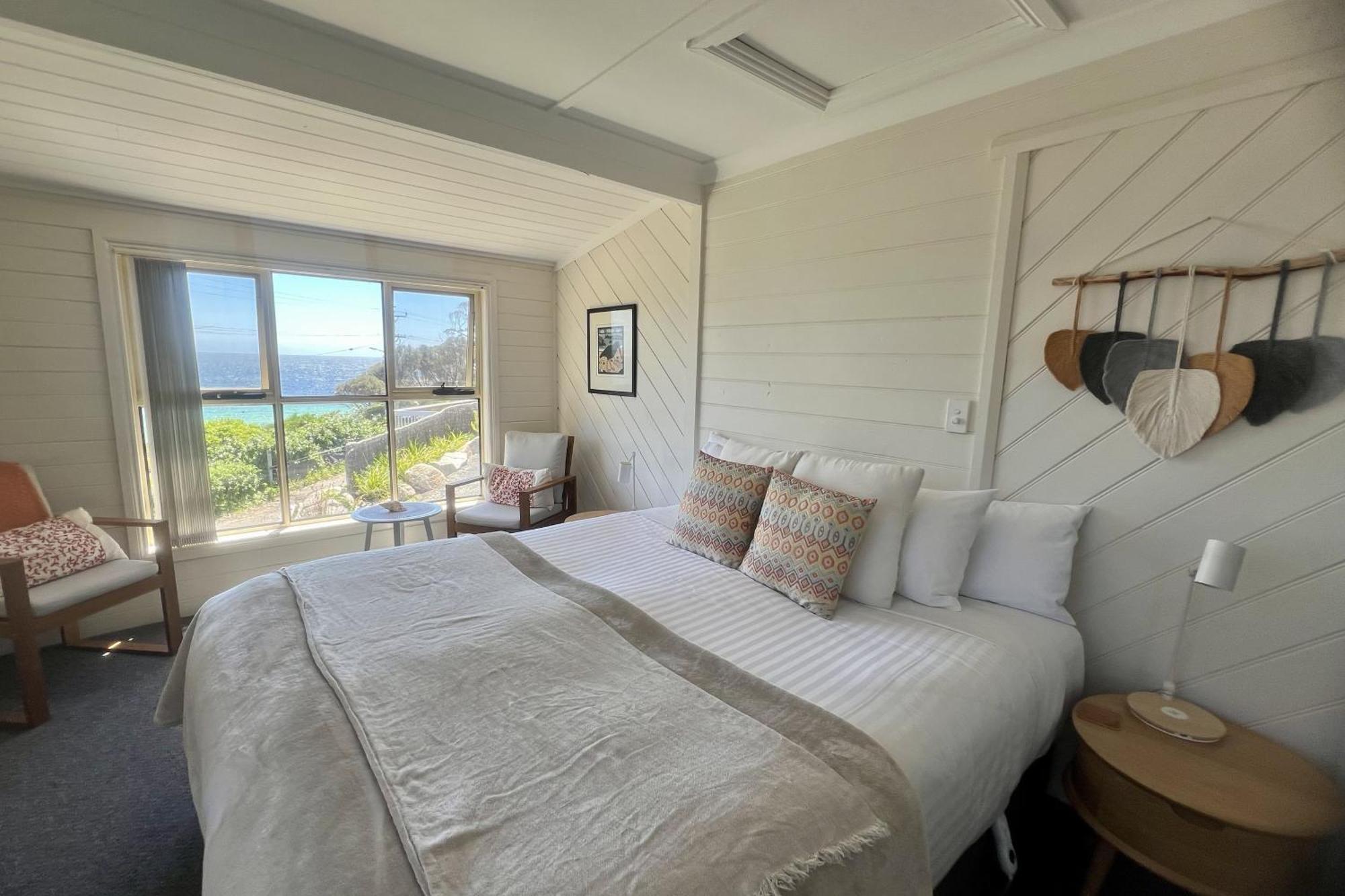 Binalong Beach Cottage Beachfront At Bay Of Fires Next To Restaurant Binalong Bay Bagian luar foto